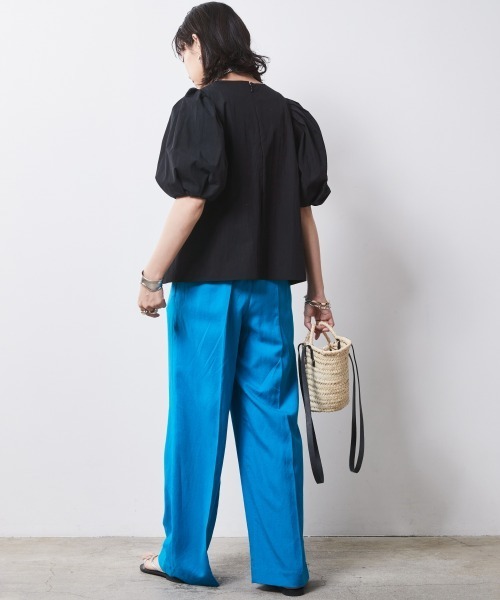 CHIC STYLE(シックスタイル)の「<大きいサイズ>ボリュームパフスリーブブラウス シックスタイル(シャツ/ブラウス・レディース・オフホワイト/ブラック・5L/4L/3L/LL/L)」の5枚目の写真