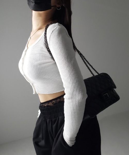 me+em select(ミームセレクト)の「【 3color 】フロントボタンショートタイトリブカットソーカーディガン / front button short tight lib cutsew cardigan(カーディガン/ボレロ・レディース・ブラック/ブルー/ホワイト・FREE)」の8枚目の写真