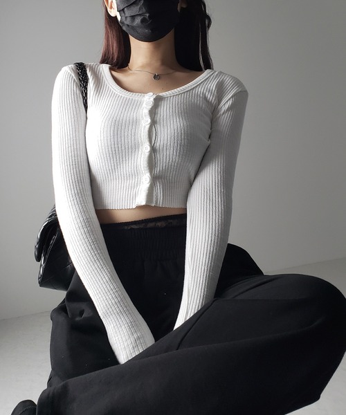 me+em select(ミームセレクト)の「【 3color 】フロントボタンショートタイトリブカットソーカーディガン / front button short tight lib cutsew cardigan(カーディガン/ボレロ・レディース・ブラック/ブルー/ホワイト・FREE)」の11枚目の写真