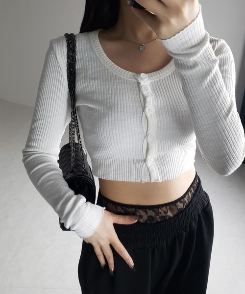 me+em select(ミームセレクト)の「【 3color 】フロントボタンショートタイトリブカットソーカーディガン / front button short tight lib cutsew cardigan(カーディガン/ボレロ・レディース・ブラック/ブルー/ホワイト・FREE)」の13枚目の写真