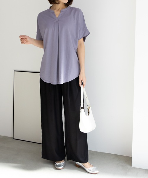 NAVY（ネイビー）の「NAVY サラリ冷感 制菌加工 シャツ見えスキッパーTシャツ（Tシャツ/カットソー・レディース・チャコールグレー/パープル/グリーン系その他/ライトベージュ/オフホワイト・M/L/S/XL）」の16枚目の写真