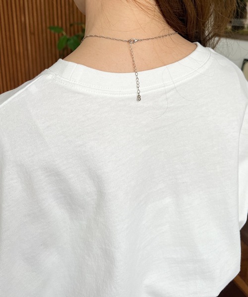 OFF-WHITE フラワー刺繍 × ビジュー 半袖 Tシャツ セール】ビジュー＆フラワーモチーフ付きカレッジロゴプリント