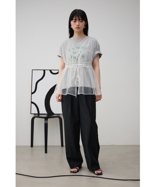 AZUL by moussy（アズールバイマウジー）の「チュールギャザージレトップス（ベスト・レディース・ブラック/オフホワイト・FREE）」の5枚目の写真