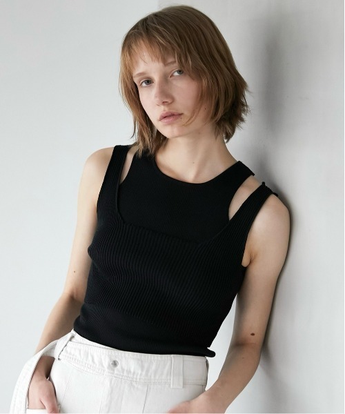 LA PEAU DE GEM（ラポドゥジェム）の「【LA PEAU DE GEM】マルチウェイニットタンク（タンクトップ・レディース・ブルー/ベージュ/ダークグレー/ブラック・FREE）」の5枚目の写真