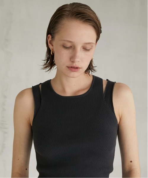 LA PEAU DE GEM（ラポドゥジェム）の「【LA PEAU DE GEM】マルチウェイニットタンク（タンクトップ・レディース・ブルー/ベージュ/ダークグレー/ブラック・FREE）」の15枚目の写真