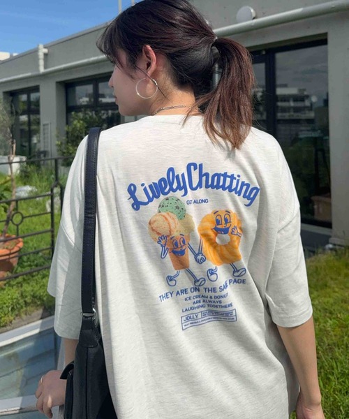 AS KNOW AS plus（アズノゥアズプラス）の「◎おやつフォトビッグサイズTシャツ（Tシャツ/カットソー・レディース・スミクロ/キナリ/サックスブルー/オートミール/ブラック系/サックスブルー系/ベージュ系/アイボリー系/サックスブルー系1/ブラック系1/アイボリー系1/ベージュ系1/ブラック系2/アイボリー系2/ライトグリーン系2/ベージュ系2・FREE）」の9枚目の写真