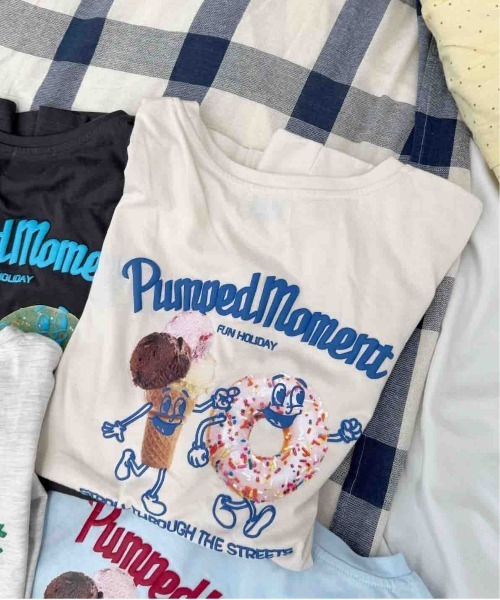 AS KNOW AS plus(アズノゥアズプラス)の「◎おやつフォトビッグサイズTシャツ(Tシャツ/カットソー・レディース・スミクロ/キナリ/サックスブルー/オートミール/ブラック系/サックスブルー系/ベージュ系/アイボリー系/サックスブルー系1/ブラック系1/アイボリー系1/ベージュ系1・FREE)」の17枚目の写真