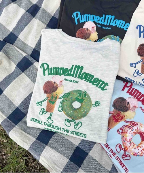 AS KNOW AS plus(アズノゥアズプラス)の「◎おやつフォトビッグサイズTシャツ(Tシャツ/カットソー・レディース・スミクロ/キナリ/サックスブルー/オートミール/ブラック系/サックスブルー系/ベージュ系/アイボリー系/サックスブルー系1/ブラック系1/アイボリー系1/ベージュ系1・FREE)」の16枚目の写真