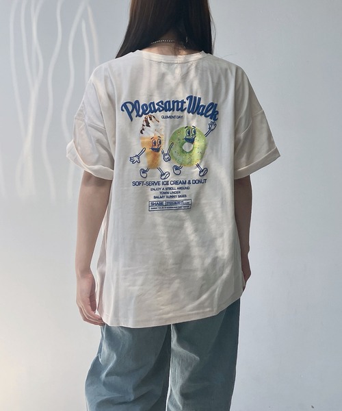 AS KNOW AS plus（アズノゥアズプラス）の「◎おやつフォトビッグサイズTシャツ（Tシャツ/カットソー・レディース・スミクロ/キナリ/サックスブルー/オートミール/ブラック系/サックスブルー系/ベージュ系/アイボリー系・FREE）」の12枚目の写真