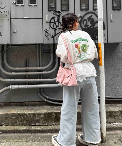 AS KNOW AS plus(アズノゥアズプラス)の「◎おやつフォトビッグサイズTシャツ(Tシャツ/カットソー・レディース・スミクロ/キナリ/サックスブルー/オートミール/ブラック系/サックスブルー系/ベージュ系/アイボリー系/サックスブルー系1/ブラック系1/アイボリー系1/ベージュ系1・FREE)」の20枚目の写真