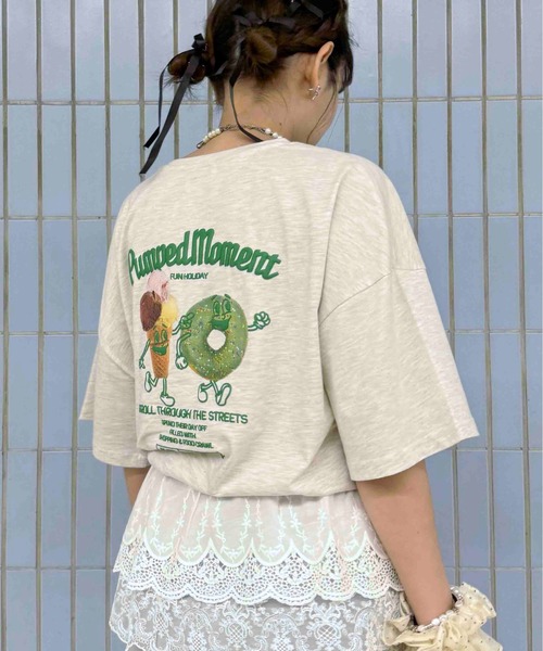 AS KNOW AS plus(アズノゥアズプラス)の「◎おやつフォトビッグサイズTシャツ(Tシャツ/カットソー・レディース・スミクロ/キナリ/サックスブルー/オートミール/ブラック系/サックスブルー系/ベージュ系/アイボリー系/サックスブルー系1/ブラック系1/アイボリー系1/ベージュ系1・FREE)」の22枚目の写真