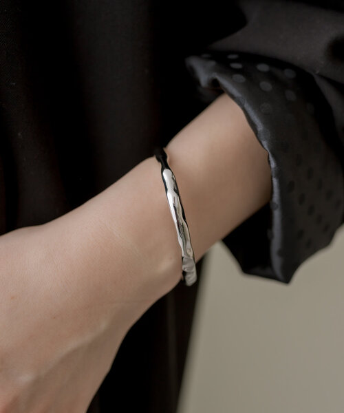 ear PAPILLONNER（イアパピヨネ）の「ツチメバングル（バングル/リストバンド・レディース・ゴールド/シルバー・FREE）」の6枚目の写真