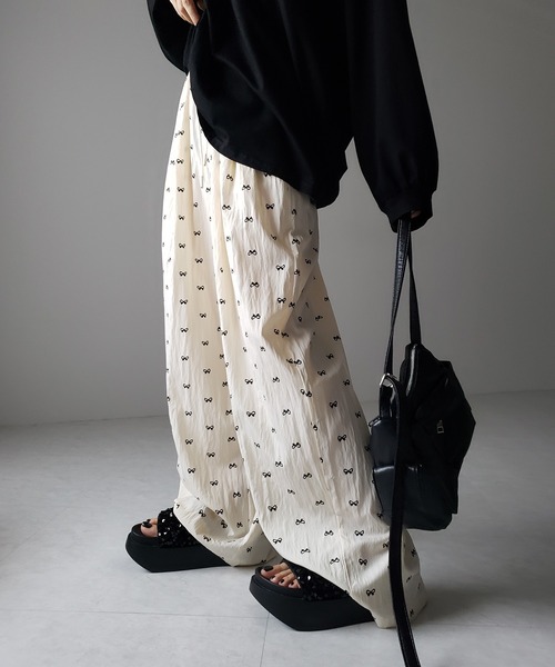 me+em select(ミームセレクト)の「【 2color 】リボンプリントワイドイージーパンツ / ribbon print wide easy pants(その他パンツ・レディース・アイボリー/ブラック・FREE)」の8枚目の写真