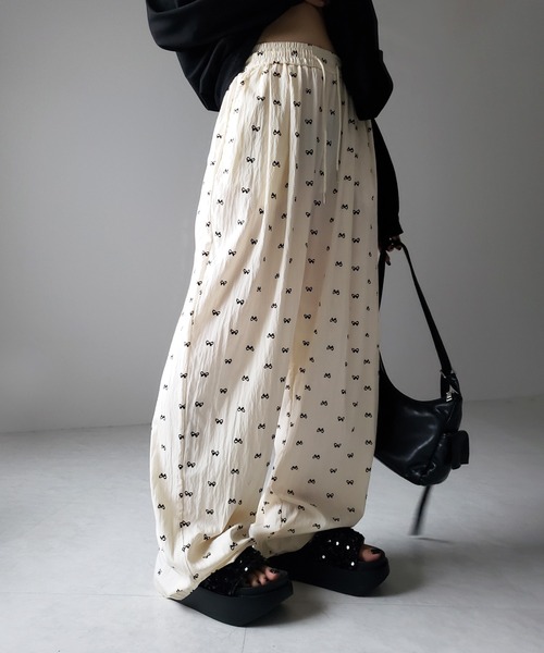 me+em select(ミームセレクト)の「【 2color 】リボンプリントワイドイージーパンツ / ribbon print wide easy pants(その他パンツ・レディース・アイボリー/ブラック・FREE)」の7枚目の写真