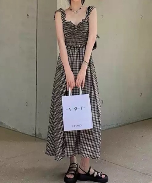 Teem Store(チームストア)の「ギンガムチェック フリル オフショルダーロングワンピース(ワンピース・レディース・ブラック・F)」の8枚目の写真