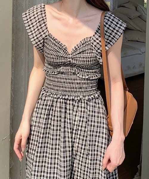 Teem Store(チームストア)の「ギンガムチェック フリル オフショルダーロングワンピース(ワンピース・レディース・ブラック・F)」の6枚目の写真