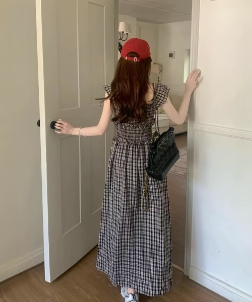 Teem Store(チームストア)の「ギンガムチェック フリル オフショルダーロングワンピース(ワンピース・レディース・ブラック・F)」の9枚目の写真