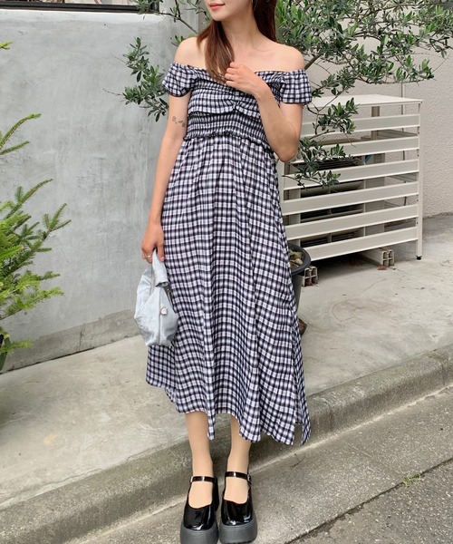 Teem Store(チームストア)の「ギンガムチェック フリル オフショルダーロングワンピース(ワンピース・レディース・ブラック・F)」の12枚目の写真