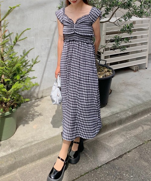 Teem Store(チームストア)の「ギンガムチェック フリル オフショルダーロングワンピース(ワンピース・レディース・ブラック・F)」の17枚目の写真