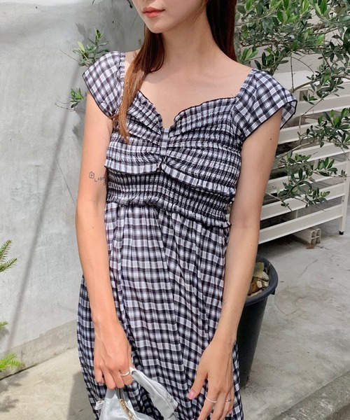 Teem Store(チームストア)の「ギンガムチェック フリル オフショルダーロングワンピース(ワンピース・レディース・ブラック・F)」の21枚目の写真