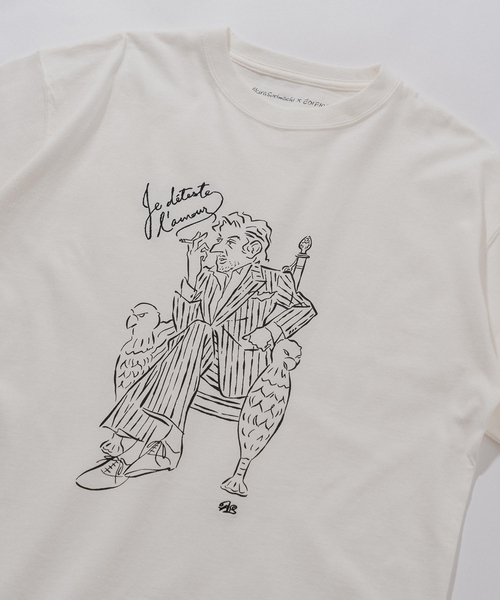 EDIFICE（エディフィス）の「ソリマチアキラ 別注 フレンチ イラストレーション Tシャツ（Tシャツ/カットソー・メンズ・ホワイト/ホワイト×ホワイト/ホワイト系その他・SMALL/MEDIUM/LARGE）」の4枚目の写真