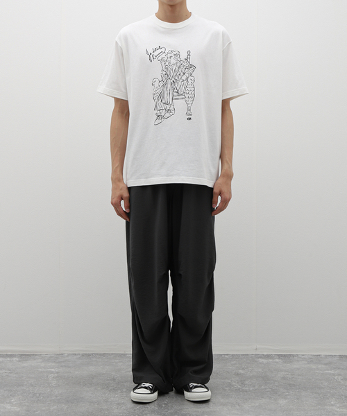 EDIFICE（エディフィス）の「ソリマチアキラ 別注 フレンチ イラストレーション Tシャツ（Tシャツ/カットソー・メンズ・ホワイト/ホワイト×ホワイト/ホワイト系その他・SMALL/MEDIUM/LARGE）」の19枚目の写真