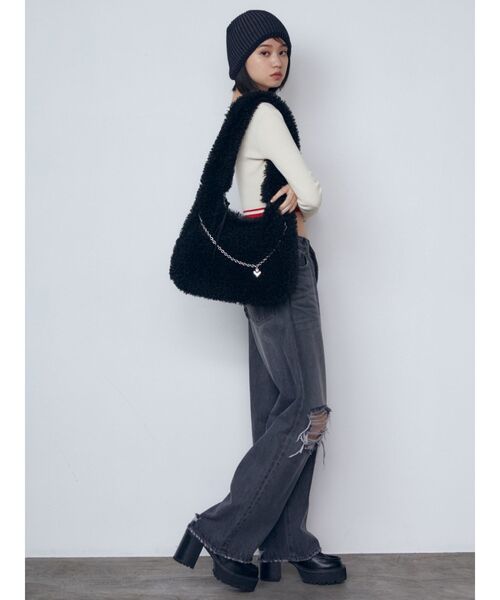 EMODA（エモダ）の「【WEB限定】フェイクファーバルキーバッグ（ハンドバッグ・レディース・ブラック/アイボリー/ミント・FREE）」の12枚目の写真