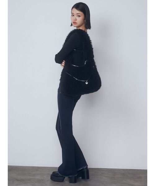 EMODA（エモダ）の「【WEB限定】フェイクファーバルキーバッグ（ハンドバッグ・レディース・ブラック/アイボリー/ミント・FREE）」の17枚目の写真