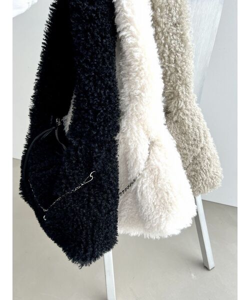 EMODA（エモダ）の「【WEB限定】フェイクファーバルキーバッグ（ハンドバッグ・レディース・ブラック/アイボリー/ミント・FREE）」の8枚目の写真