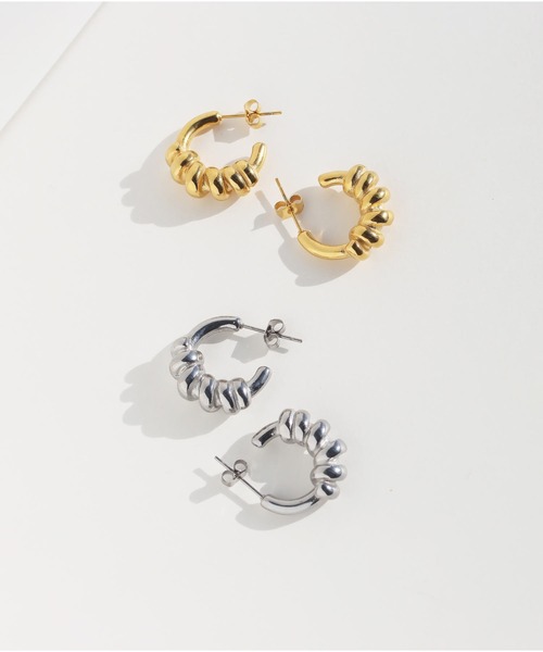 abaskdesign(アバスクデザイン)の「金属アレルギー対応 コルネデザインステンレスピアス(ピアス(両耳用)・レディース・ゴールド/シルバー・FREE)」の2枚目の写真