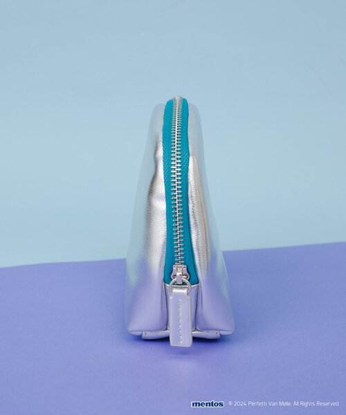 BIRTHDAY BAR(バースデイバー)の「【mentos メントス】メタリックポーチ(ポーチ・レディース・シルバー/シルバー系その他・0)」の10枚目の写真