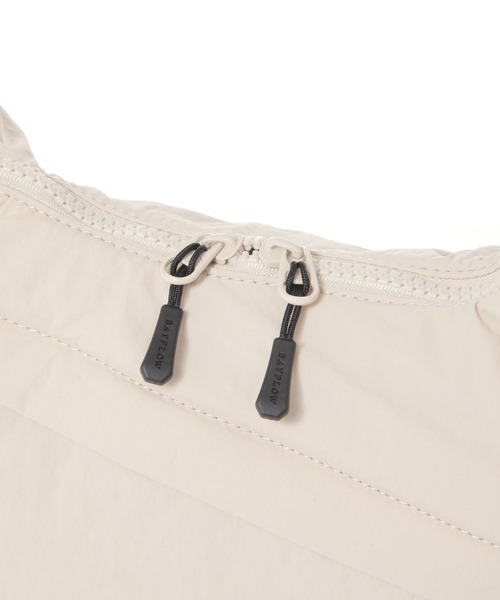 BAYFLOW（ベイフロー）の「中綿ハーフムーンショルダーバッグ（ショルダーバッグ・メンズ・ブラック/ブルー/オフホワイト・FREE）」の7枚目の写真