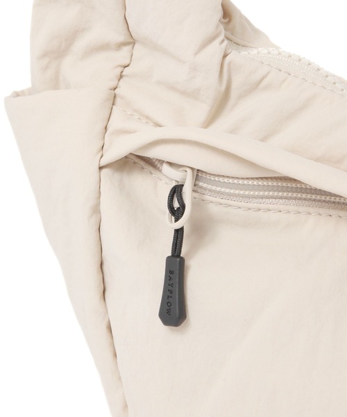 BAYFLOW（ベイフロー）の「中綿ハーフムーンショルダーバッグ（ショルダーバッグ・メンズ・ブラック/ブルー/オフホワイト・FREE）」の8枚目の写真