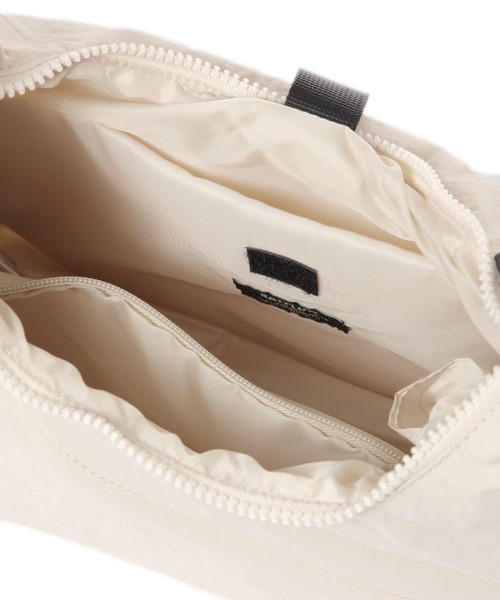 BAYFLOW（ベイフロー）の「中綿ハーフムーンショルダーバッグ（ショルダーバッグ・メンズ・ブラック/ブルー/オフホワイト・FREE）」の12枚目の写真