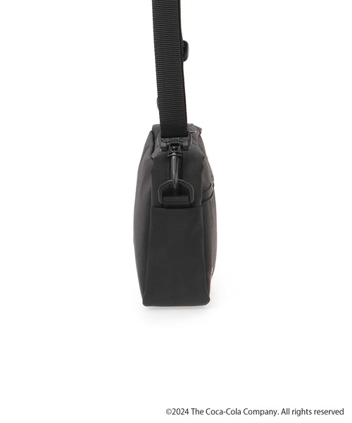 Manhattan Portage（マンハッタンポーテージ）の「Jogger Bag Ver.2 Coca-Cola（ショルダーバッグ・メンズ・ブラック・X-SMALL）」の14枚目の写真