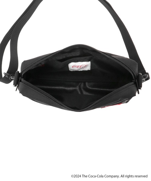 Manhattan Portage（マンハッタンポーテージ）の「Jogger Bag Ver.2 Coca-Cola（ショルダーバッグ・メンズ・ブラック・X-SMALL）」の11枚目の写真