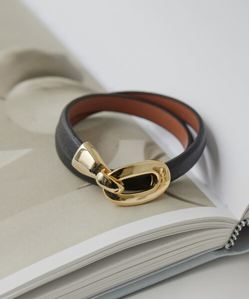 《牛革》レザーバックルブレスレット/チョーカー(ブレスレット)|ear PAPILLONNER(イアパピヨネ) 《牛革》レザーバックルブレスレット/チョーカー(ブレスレット)|ear PAPILLONNER(イアパピヨネ)