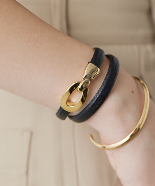 《牛革》レザーバックルブレスレット/チョーカー(ブレスレット)|ear PAPILLONNER(イアパピヨネ) 《牛革》レザーバックルブレスレット/チョーカー(ブレスレット)|ear PAPILLONNER(イアパピヨネ)