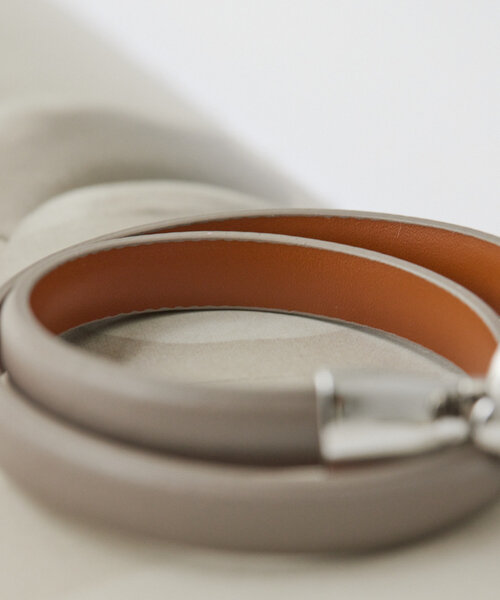 《牛革》レザーバックルブレスレット/チョーカー(ブレスレット)|ear PAPILLONNER(イアパピヨネ) 《牛革》レザーバックルブレスレット/チョーカー(ブレスレット)|ear PAPILLONNER(イアパピヨネ)