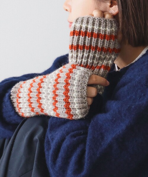 BEAMS BOY(ビームスボーイ)の「【別注】HIGHLAND 2000 / マルチ ボーダー アームカバー(アームカバー・レディース・チャコールグレー/イエロー/オレンジ・ONE SIZE)」の3枚目の写真