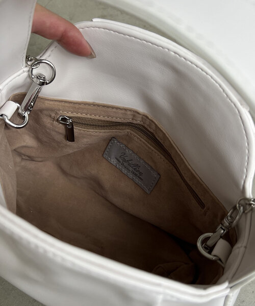 CAPRICIEUX LE'MAGE(カプリシューレマージュ)の「ラウンドタックバッグ(ショルダーバッグ・レディース・ブラック/ブラウン/アイボリー・FREE)」の19枚目の写真