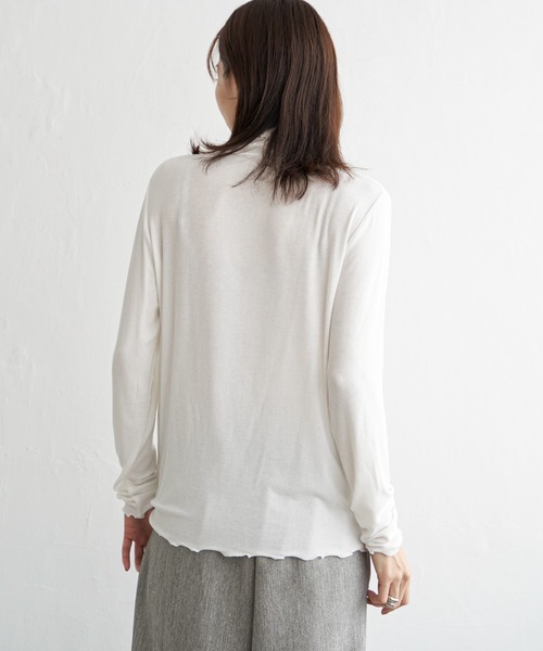 ikka(イッカ)の「ハイネックテレコ長袖プルオーバー(Tシャツ/カットソー・レディース・オフホワイト/グレー/シルバー/ブラック・S/M/L)」の20枚目の写真