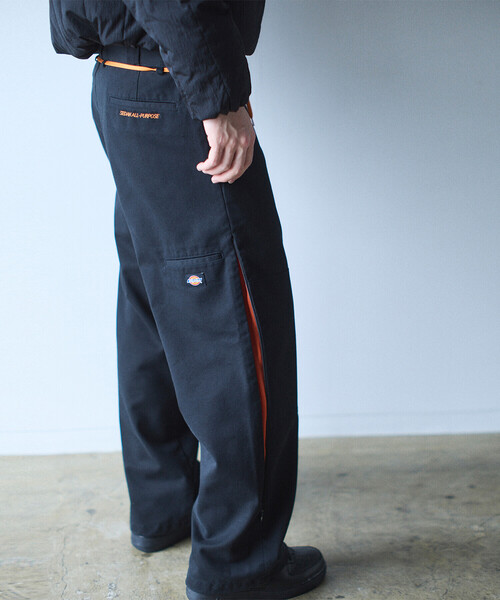 SEDAN ALL-PURPOSE（セダンオールパーパス）の「SEDAN ALL-PURPOSE | Dickies ベンチレーションダブルニーワークパンツ MEN（その他パンツ・メンズ・チャコール/ブラック・L/M/XL）」の2枚目の写真