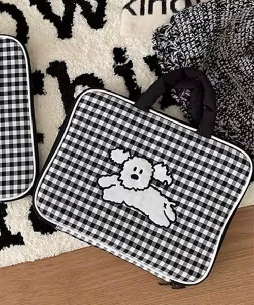 ammy.(エイミードット)の「【 ammy. / エイミードット 】 ギンガムチェック ドッグ デザイン iPad タブレット ケース(PC・タブレットケース・レディース・グレー/ブルー/ブラック/ブラウン/グリーン・FREE)」の2枚目の写真