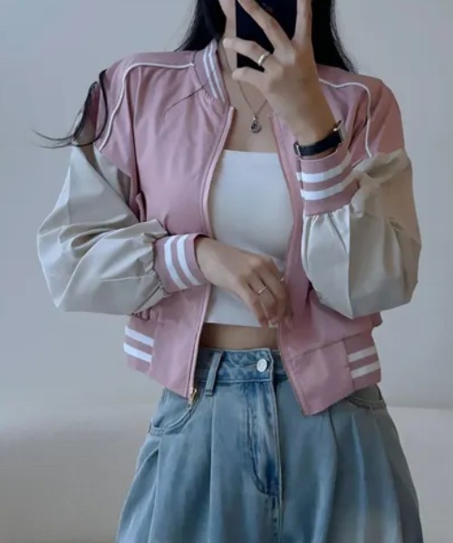 GEMEDA(ジェメダ)の「配色クロップド丈スタジャン(スタジャン・レディース・ベージュ/ピンク/ブルー/ブラック・M)」の13枚目の写真