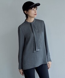 ICB（アイシービー）の「BackSatinAmunzen スカーフタイブラウス（シャツ/ブラウス）」