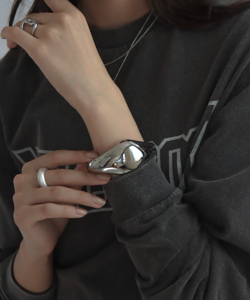 abaskdesign(アバスクデザイン)の「金属アレルギー対応 メタルラウンドバングル(バングル/リストバンド・レディース・ゴールド/シルバー・FREE)」の10枚目の写真