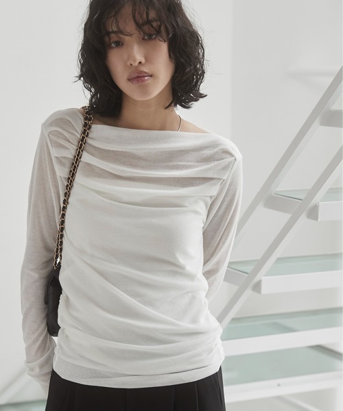 ANGIE(アンジー)の「ドレープ オフショルトップス(Tシャツ/カットソー・レディース・ブラック/ライトグレー/オフホワイト/ライトベージュ/ライトピンク・FREE)」の19枚目の写真