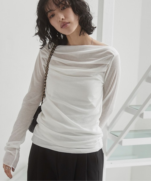 ANGIE(アンジー)の「ドレープ オフショルトップス(Tシャツ/カットソー・レディース・ブラック/ライトグレー/オフホワイト/ライトベージュ/ライトピンク・FREE)」の20枚目の写真