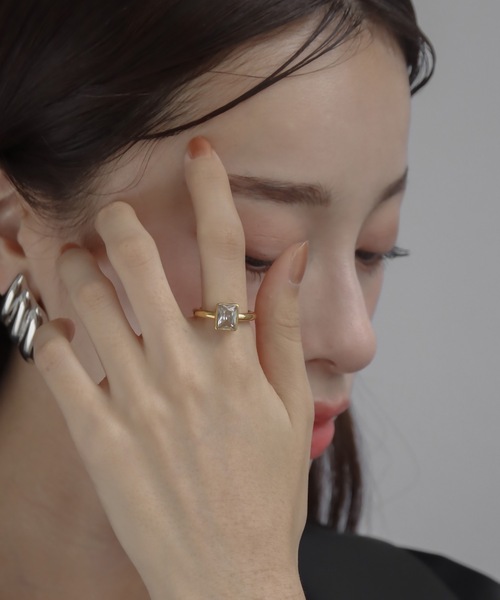 abaskdesign(アバスクデザイン)の「金属アレルギー対応 スクエアジルコニアリング(リング・レディース・ゴールド/ゴールド系その他・17号/14号/12号)」の8枚目の写真